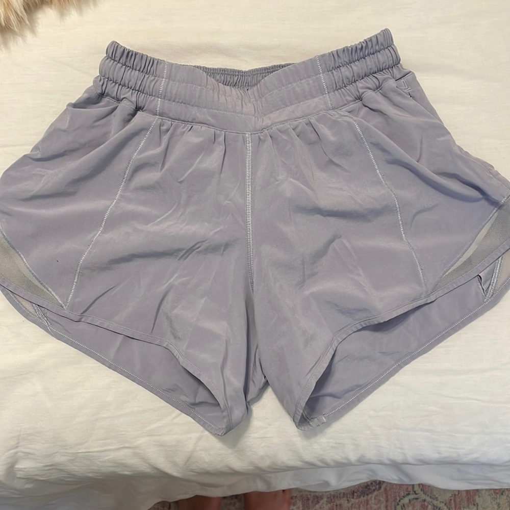 Lululemon Hotty Hot Short 4” - Lilac
